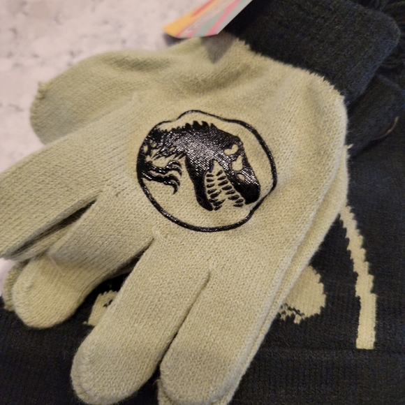 Jurassic Park Cold Weather Hat and Mittens Set Kids Unisex Universal NWT! - Picture 6 of 10